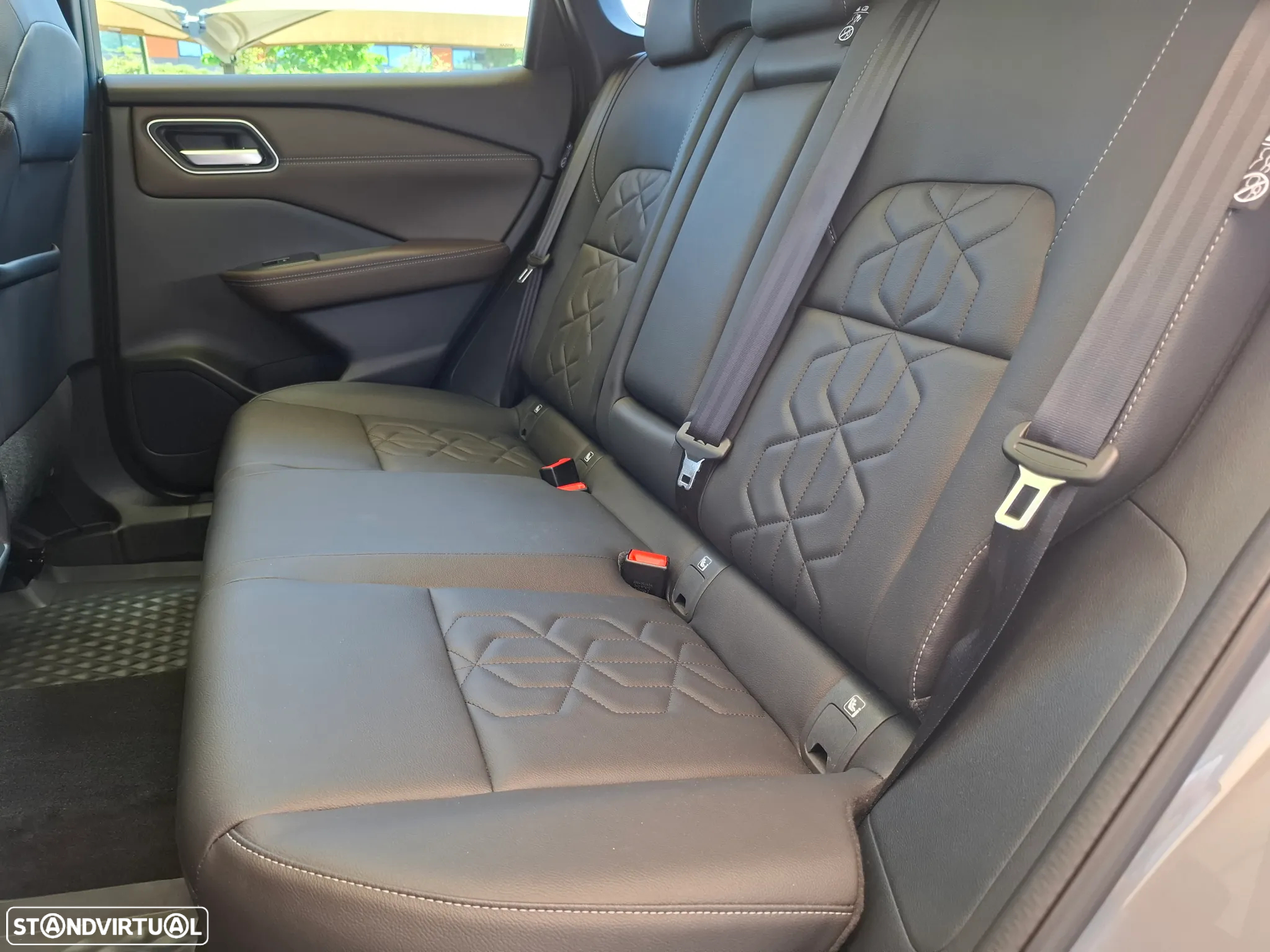 Nissan Qashqai 1.3 DIG-T Evolve + Xtronic - 35