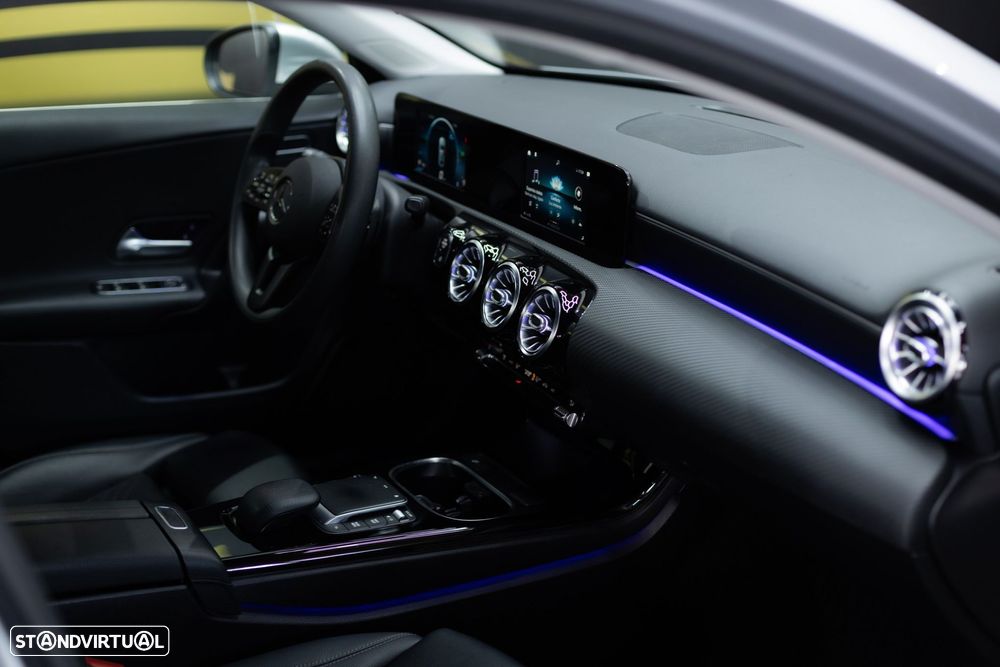 Mercedes-Benz A 180 Limousine d Progressive Aut. - 14