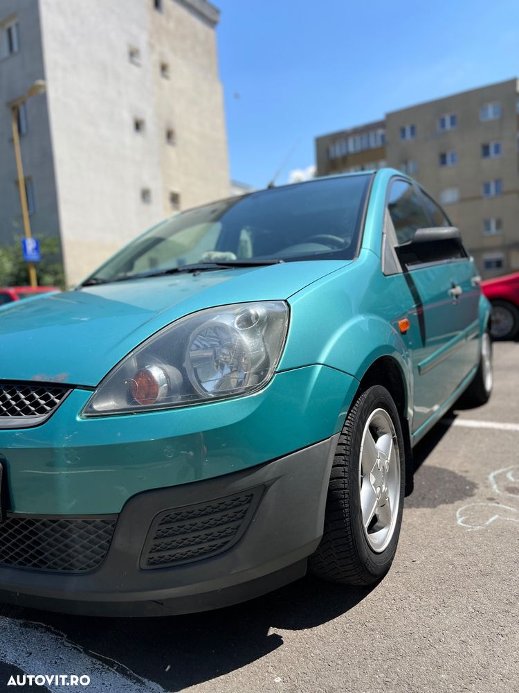 Ford Fiesta 1.25i Ambiente - 2