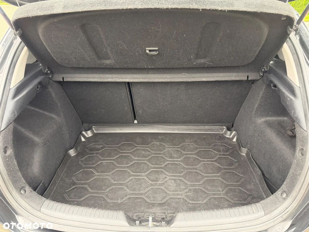 Kia Ceed - 25