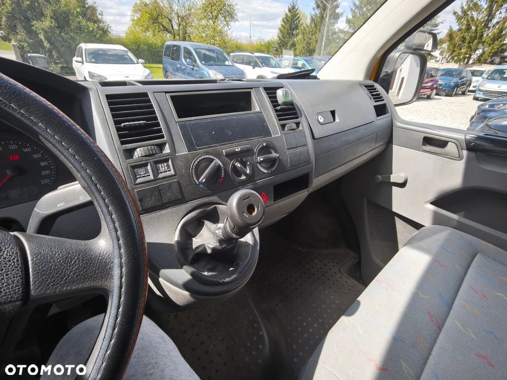 Volkswagen Transporter - 25