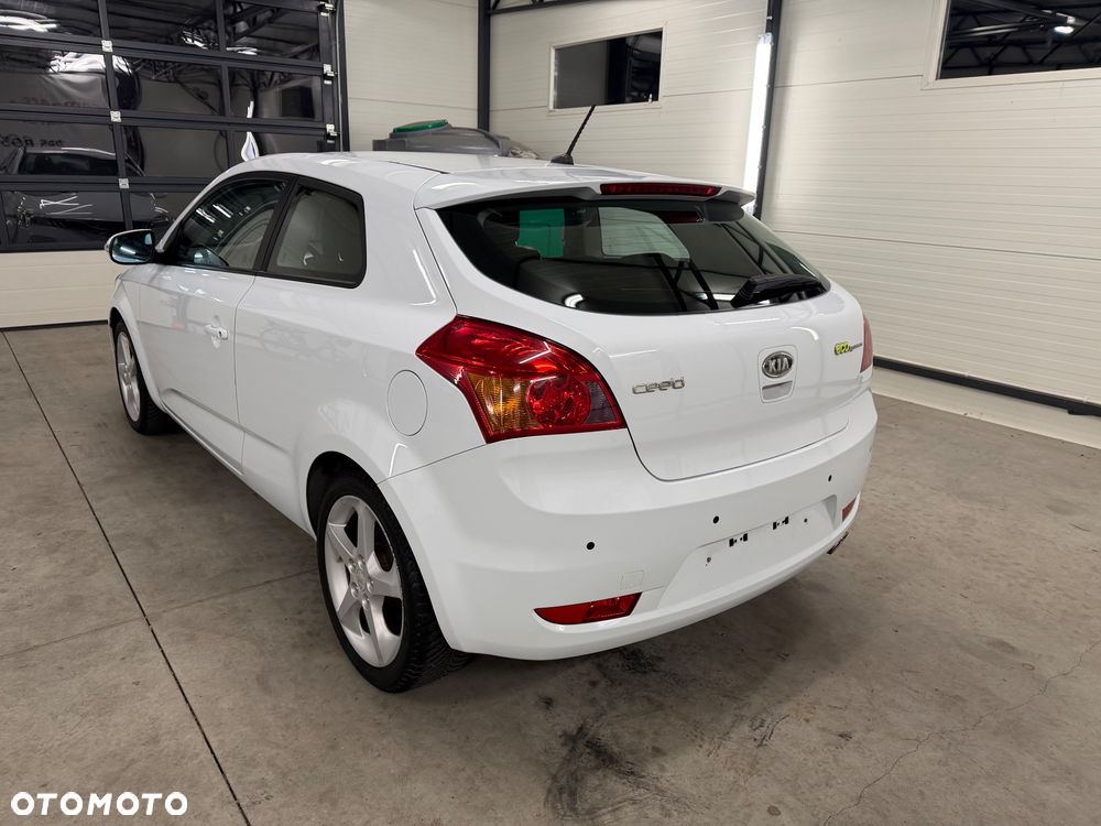 Kia Ceed 1.6 Crdi Comfort + - 5