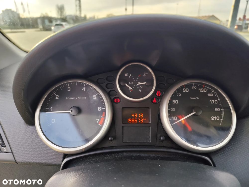 Peugeot 207 1.4 16V Presence - 16