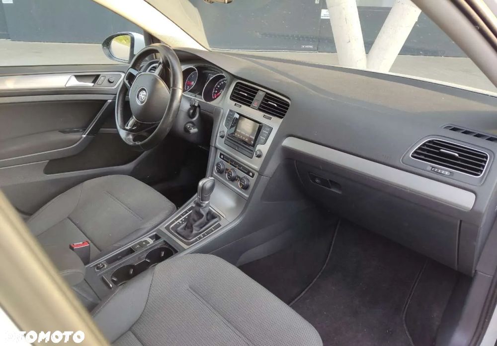 Volkswagen Golf - 4