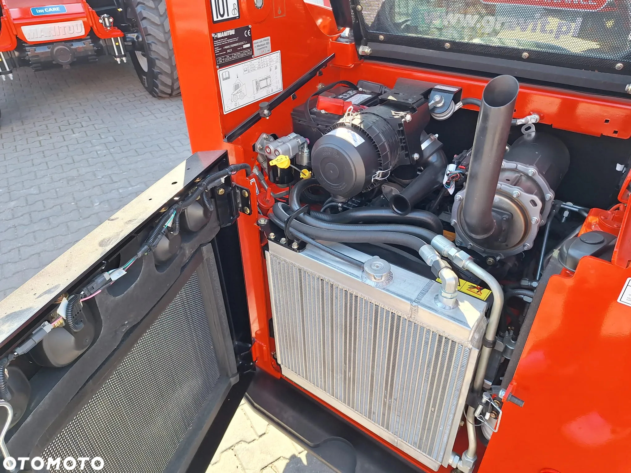 Manitou ładowarka burtowa Gehl skid steer 1350 R - 7