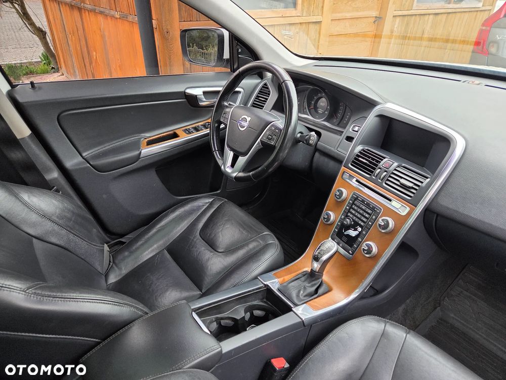 Volvo XC 60 T5 Drive-E Momentum - 11