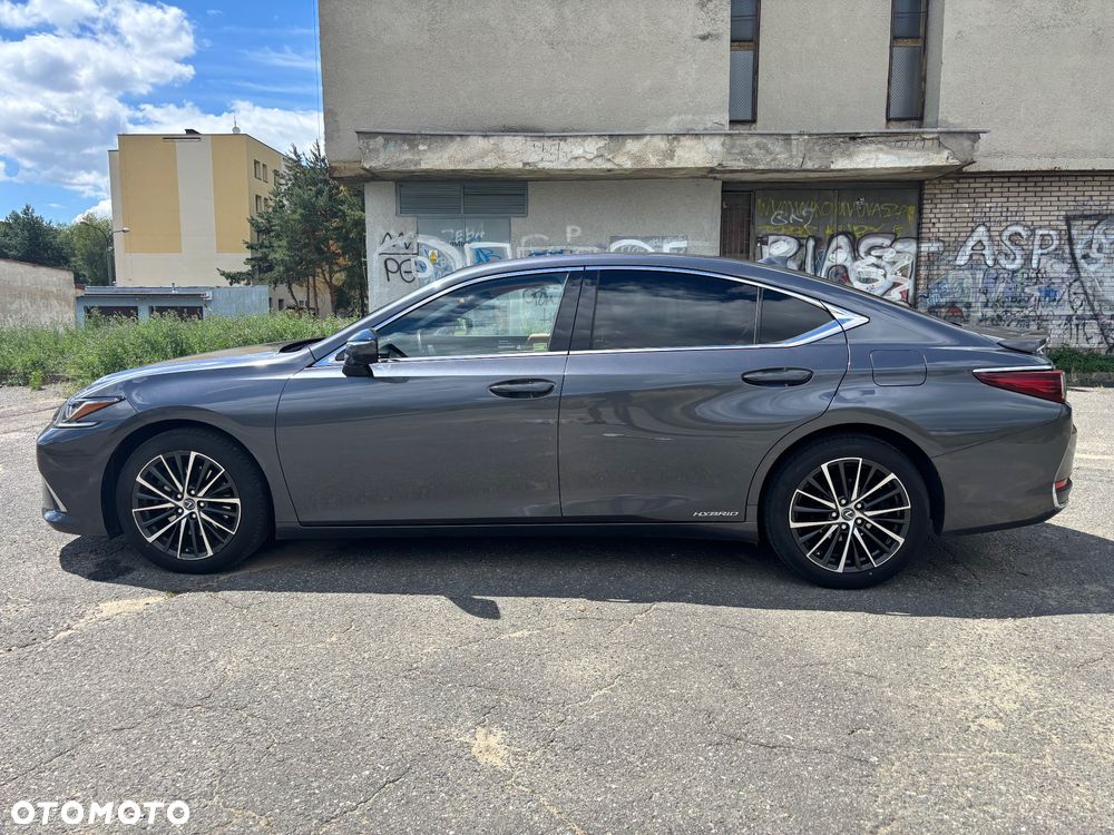 Lexus ES 300h Business Edition - 14