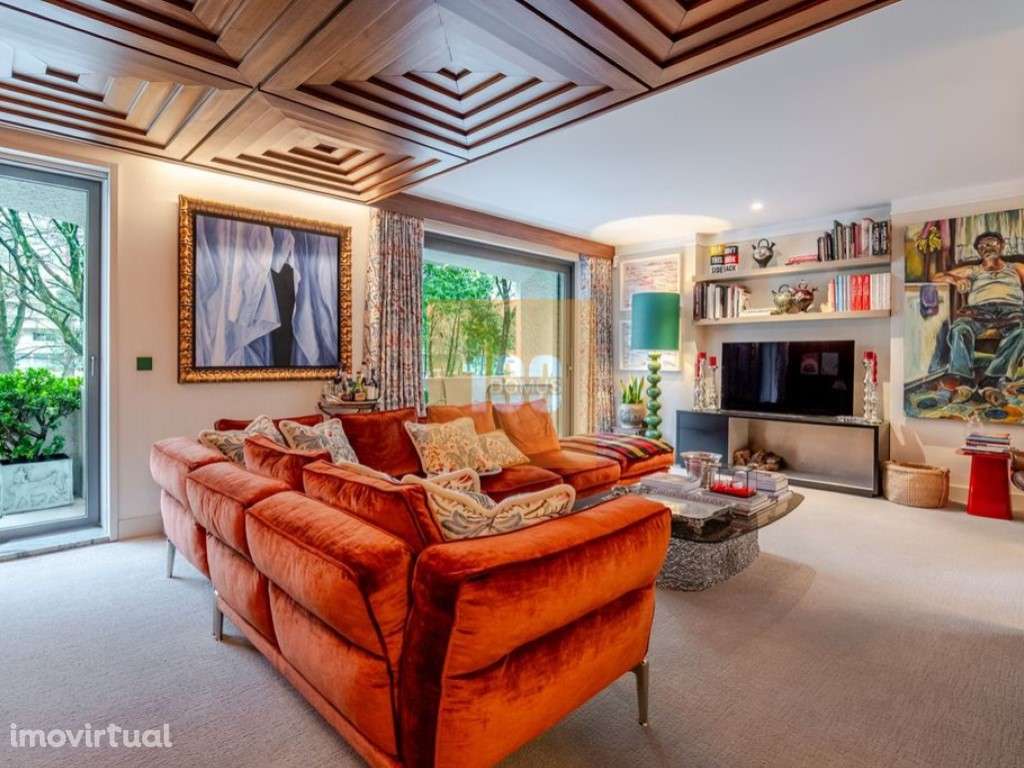 T4 de Luxo Reabilitado em 2024 | Bairro Hollywood | Boavista | Porto - Grande imagem: 4/44