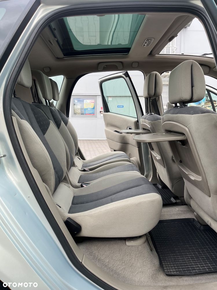 Renault Scenic 1.5d Ci Confort Privilege - 25