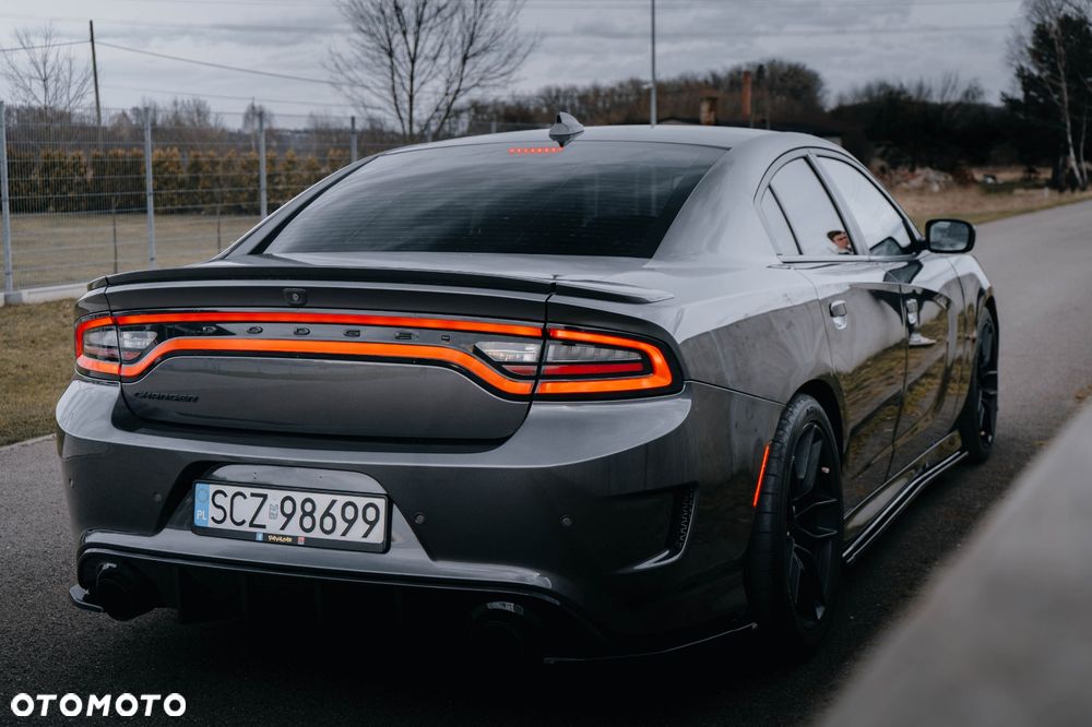 Dodge Charger 5.7 R/T - 2