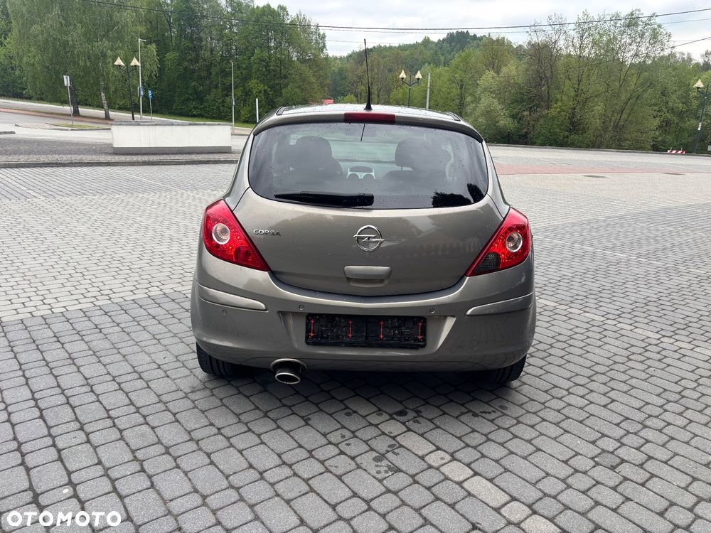 Opel Corsa 1.4 16V Satellite - 12