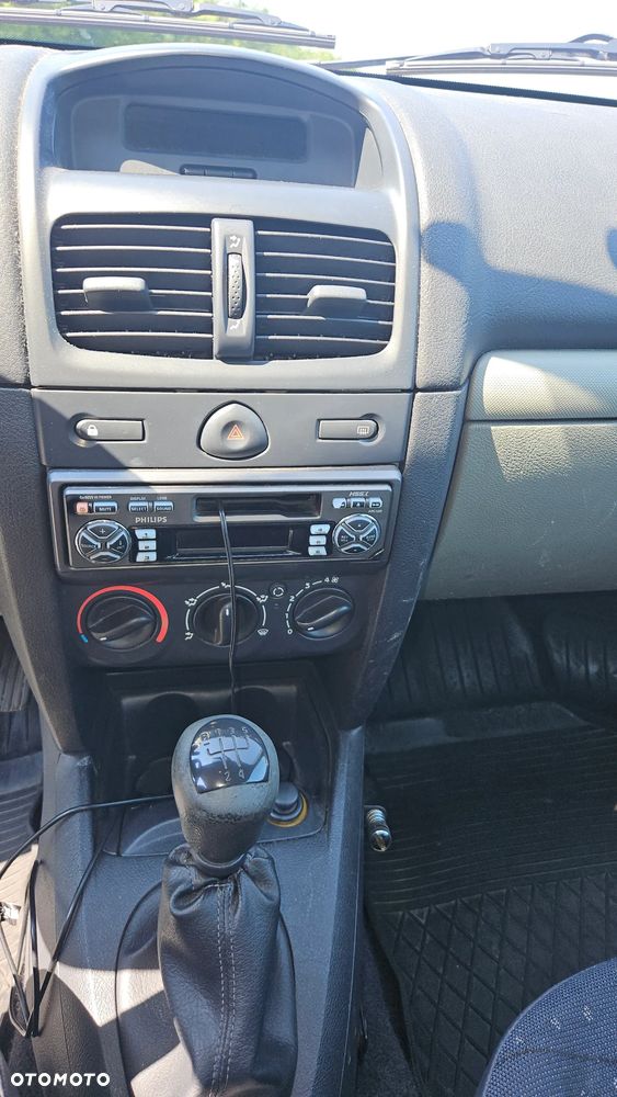 Renault Clio 1.2 16V Authentique - 12