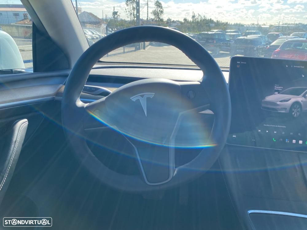Tesla Model Y Standard RWD - 5