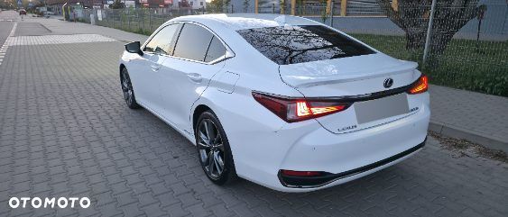 Lexus ES 300h F Sport - 13