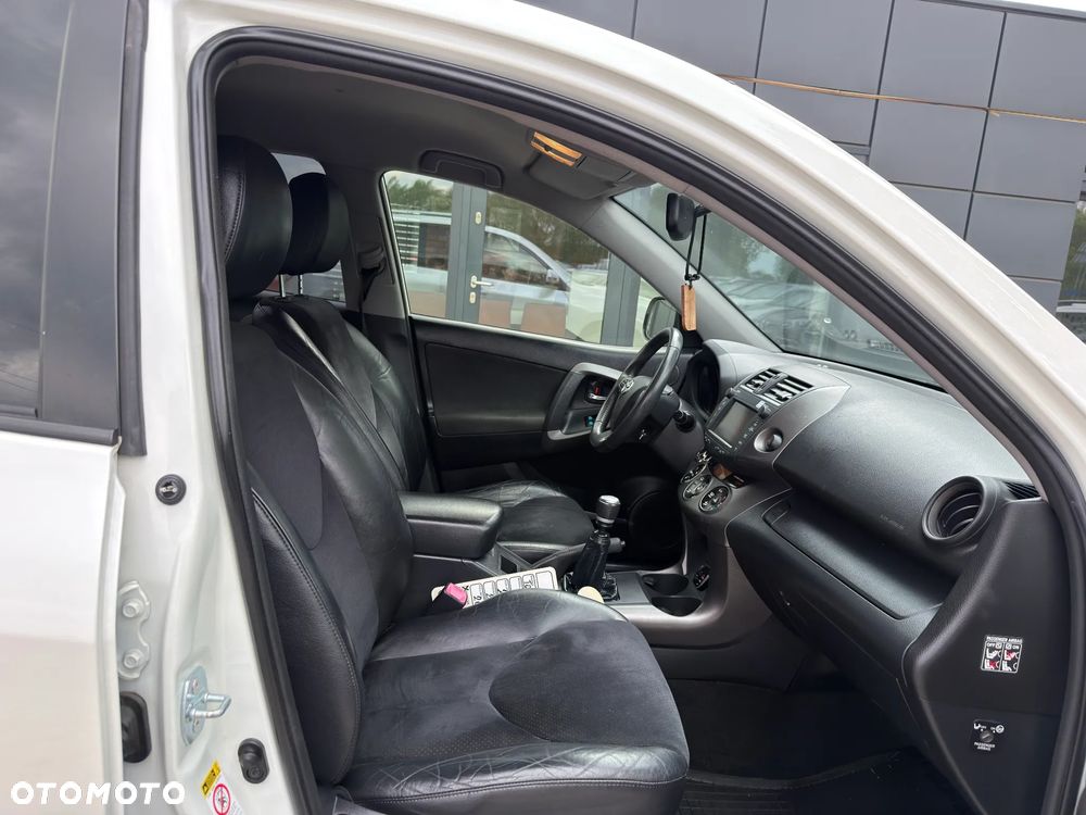 Toyota RAV4 2.0 4x4 - 28