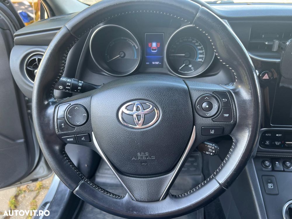 Toyota Auris - 14