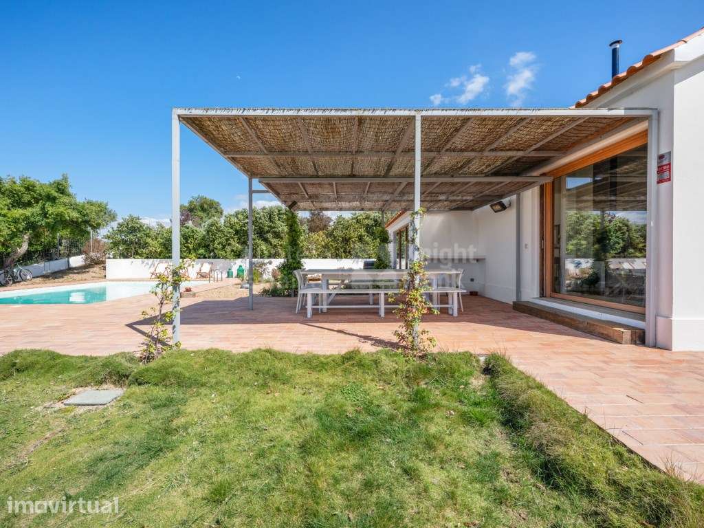 Moradia T4 com piscina e vista sobre a serra da Arrábida, em Melides - Grande imagem: 3/29