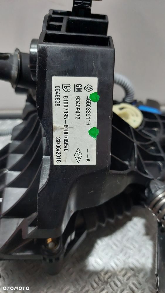 PEDAŁ SPRZĘGŁA RENAULT TRAFIC III R2018 NR 465033911R - 2