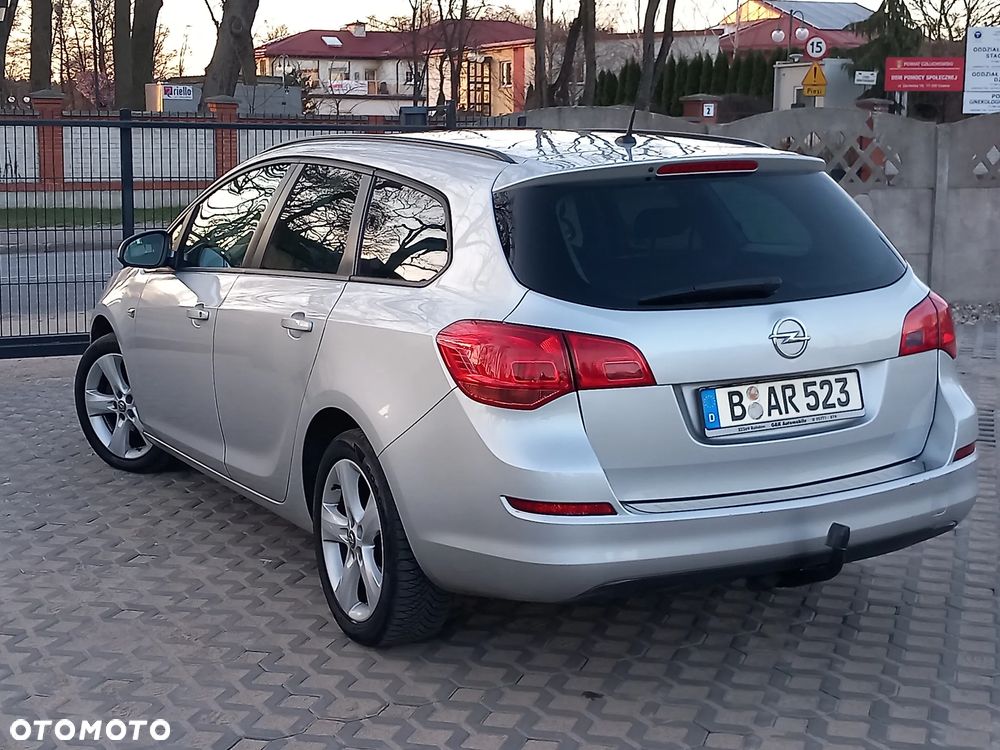 Opel Astra 1.6 150 Jahre - 17