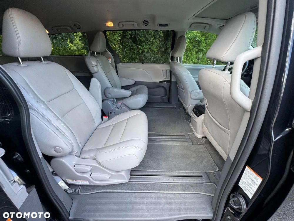Toyota Sienna 3.5 V6 XLE AWD - 23