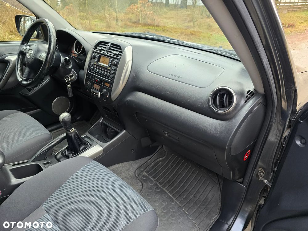 Toyota RAV4 2.0 VVT-i 4x4 - 28