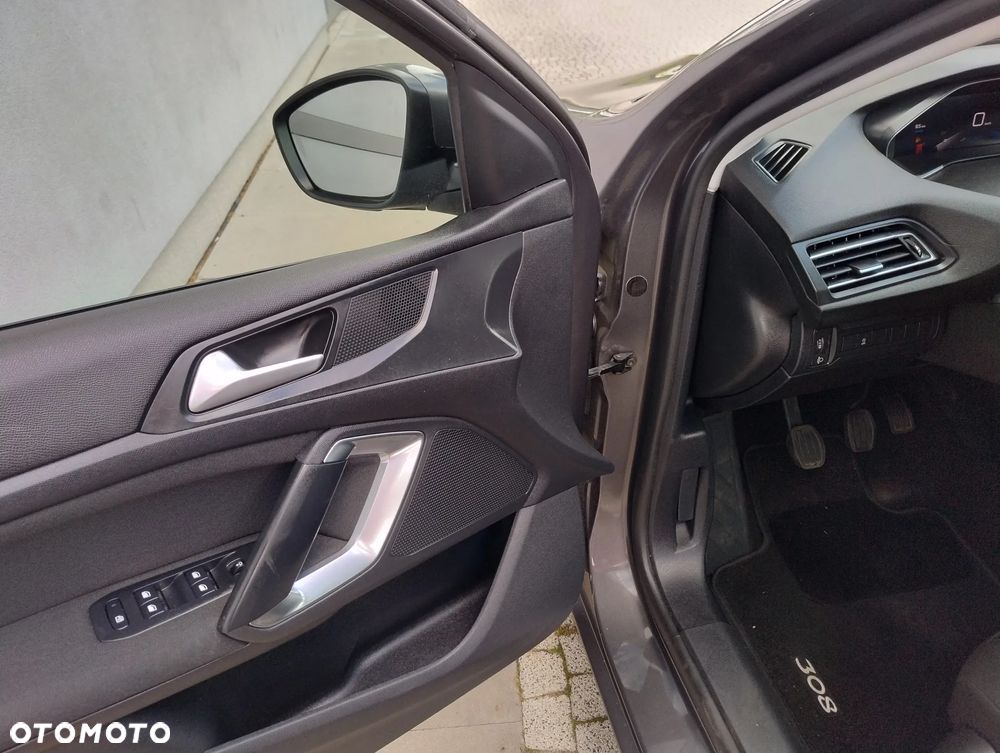 Peugeot 308 BlueHDi 130 Allure - 15