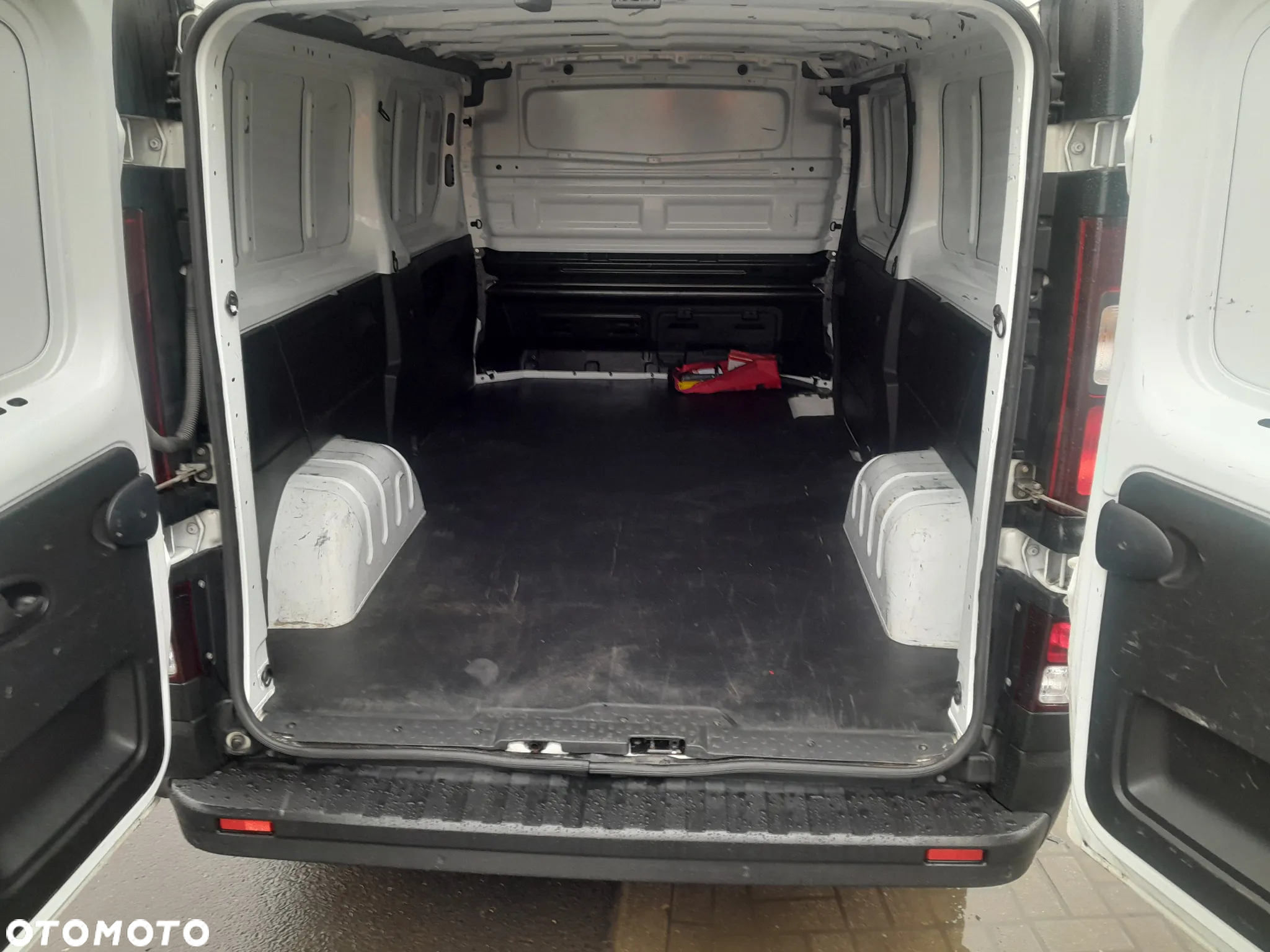 Renault Trafic Long - 11