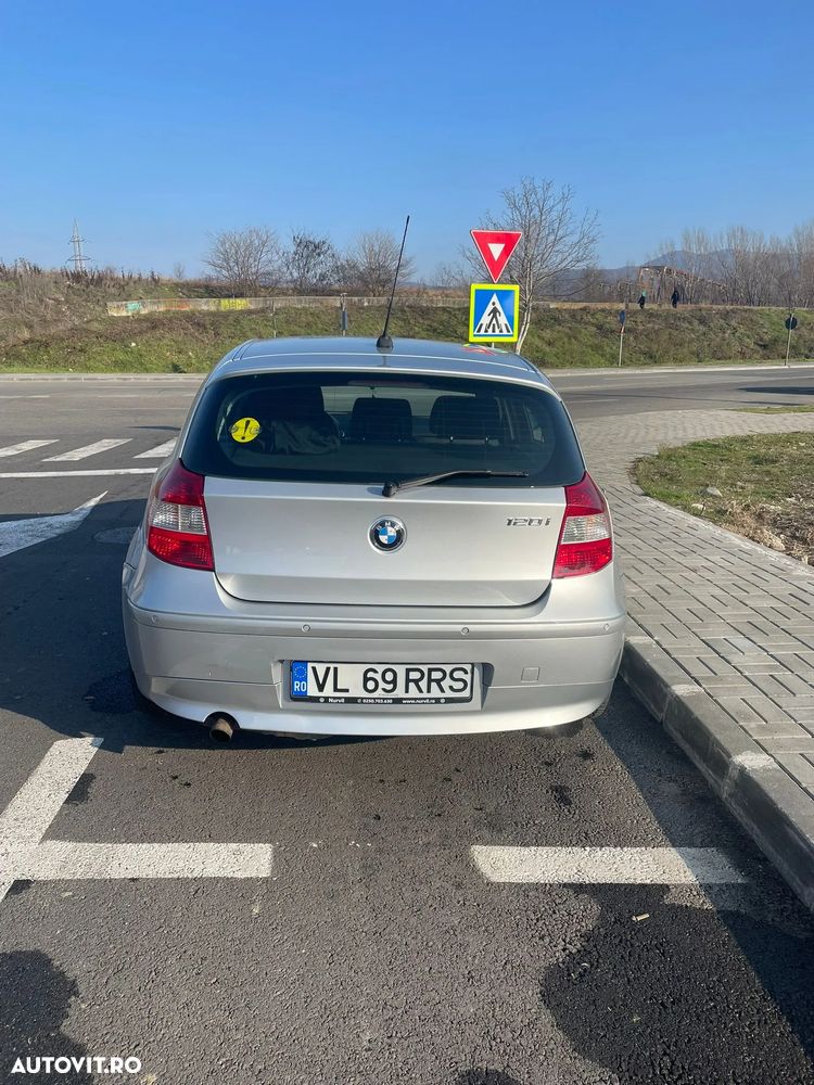 BMW Seria 1 120i - 4