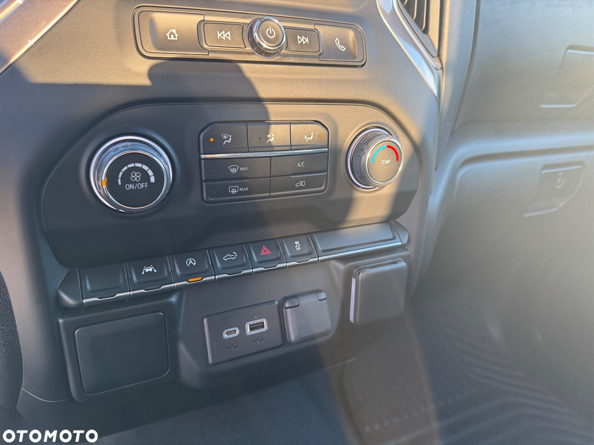 Chevrolet Silverado - 29