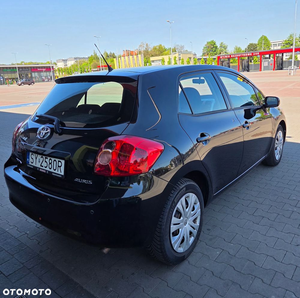 Toyota Auris 1.33 VVT-i Premium + - 3
