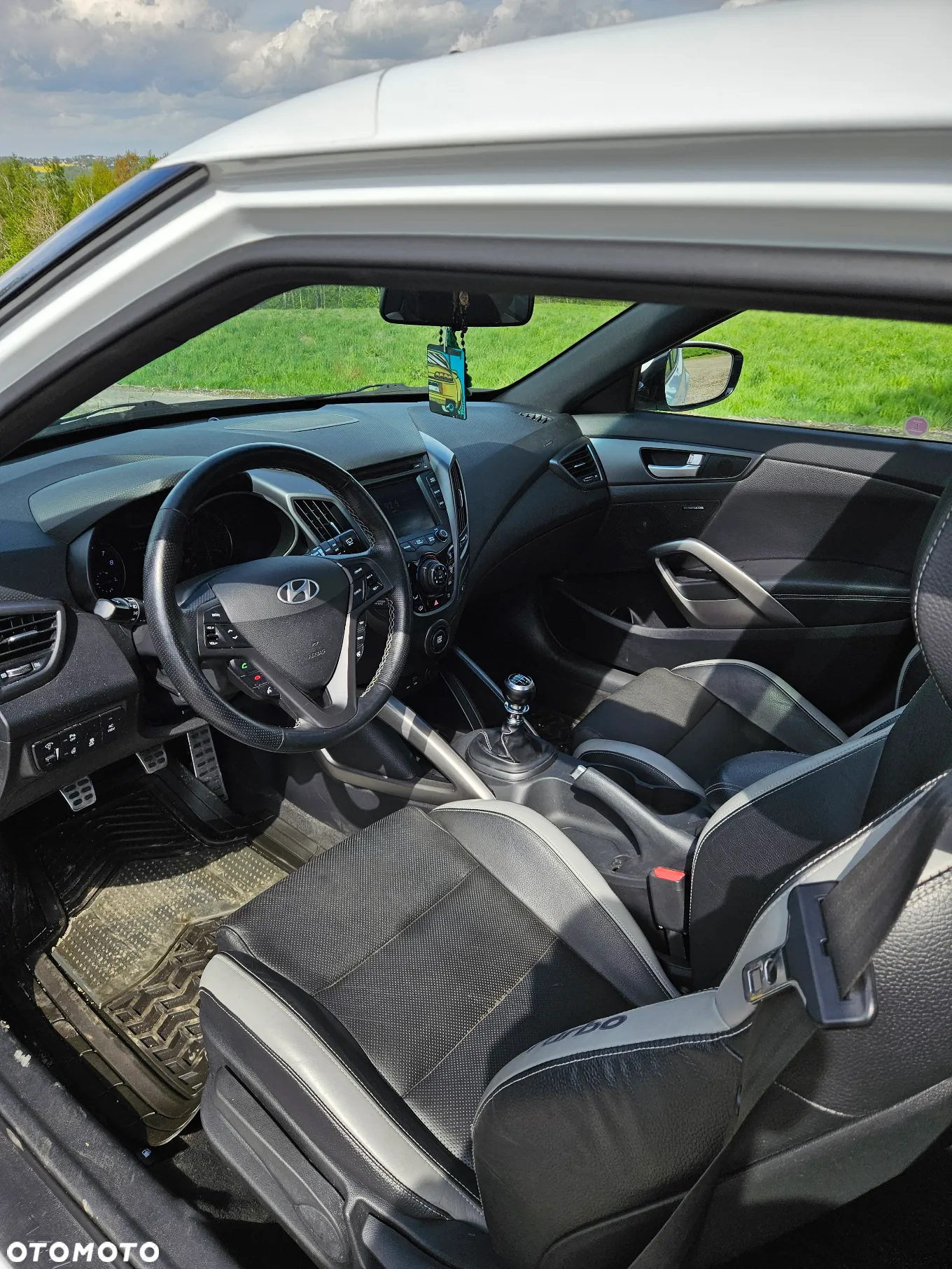 Hyundai Veloster 1.6 Turbo Premium - 12