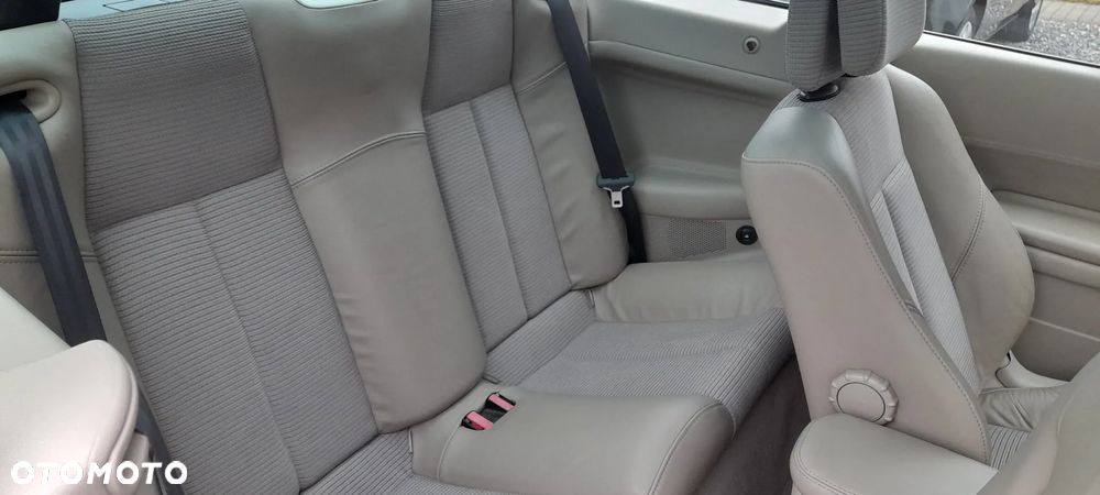 Renault Megane 2.0 Coupe-Cabriolet Confort Authenique - 17