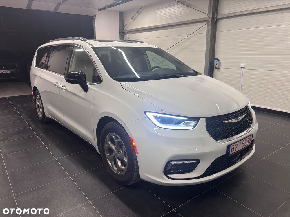 Chrysler Pacifica - 2