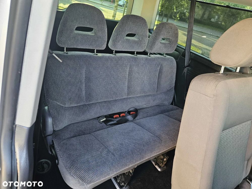 Volkswagen Caravelle - 31