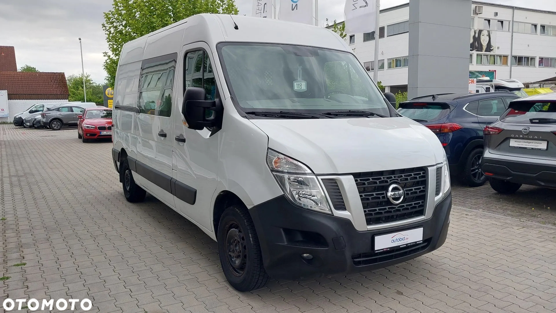 Nissan nv 400 - 2