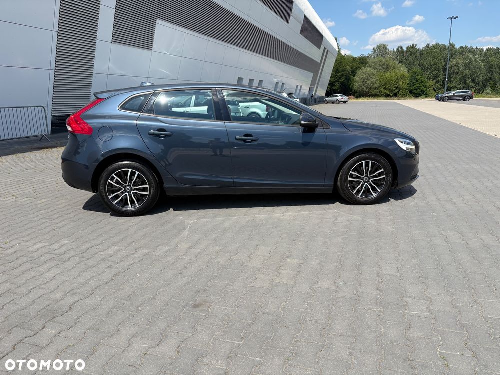 Volvo V40 D2 Momentum - 4