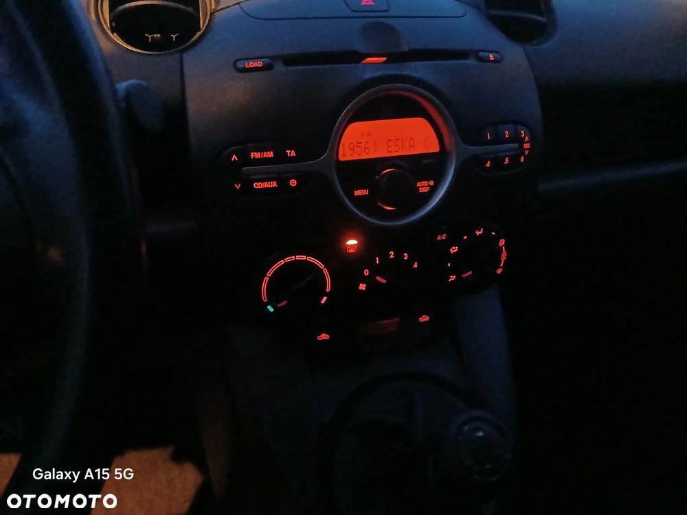 Mazda 2 - 15