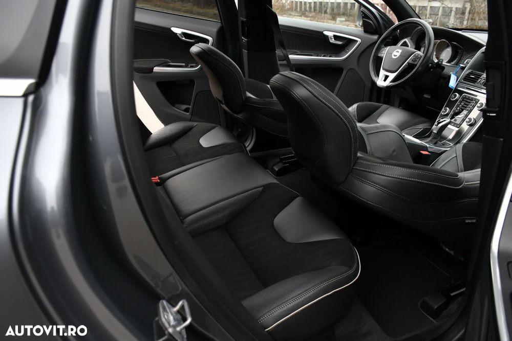 Volvo XC 60 D4 AWD Geartronic Summum - 28