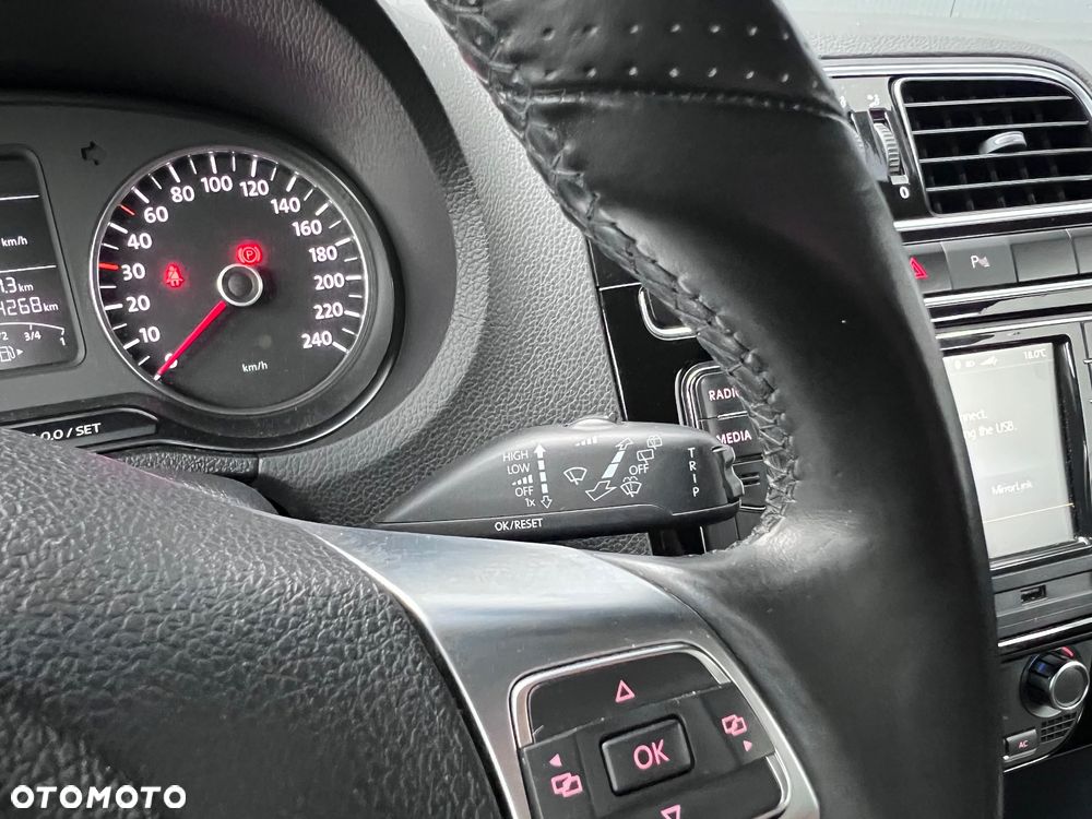Volkswagen Polo 1.6 TDI Highline - 23
