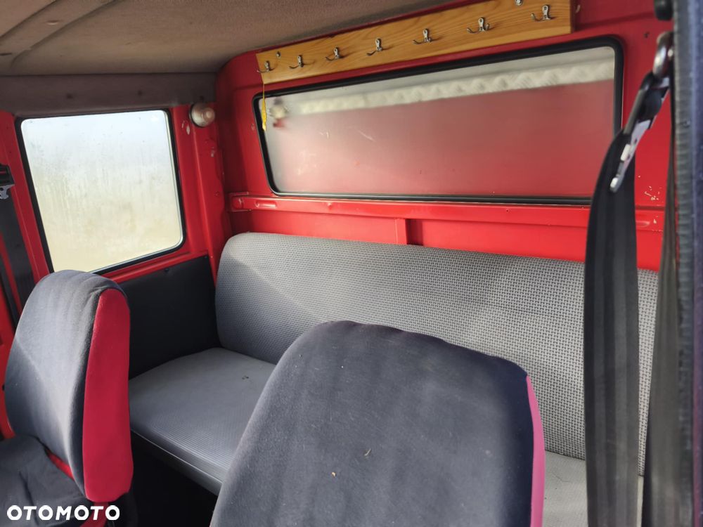 Mercedes-Benz 207 D - 12