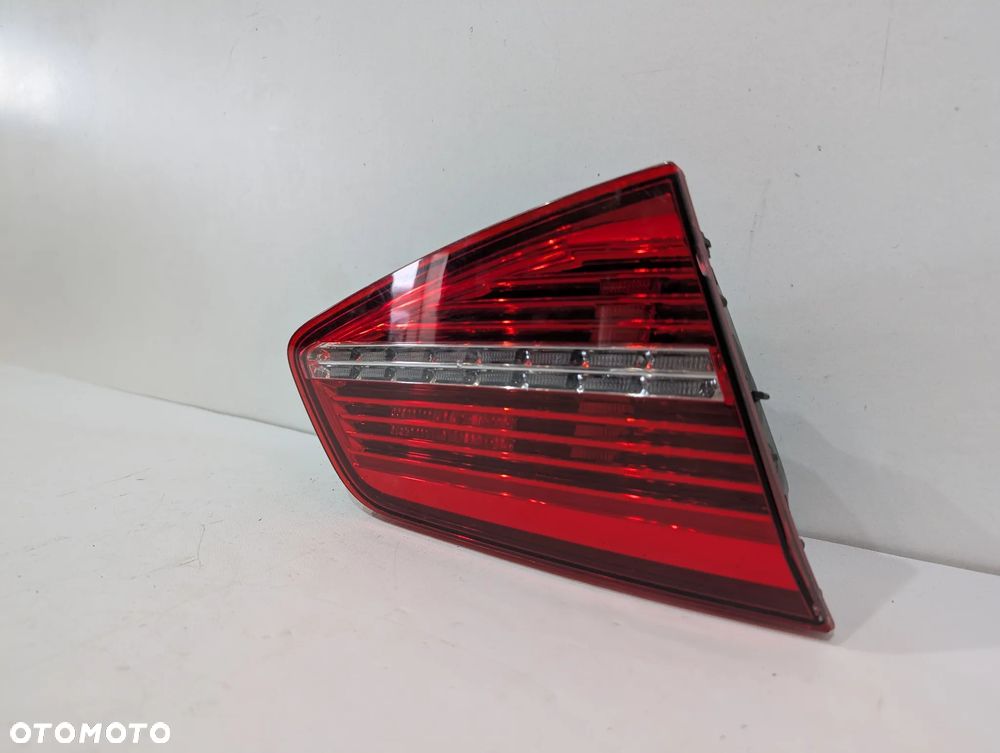 VW PASSAT B8 SEDAN LAMPA TYŁ  W KLAPE LEWA 3G5945307D EUROPA - 5