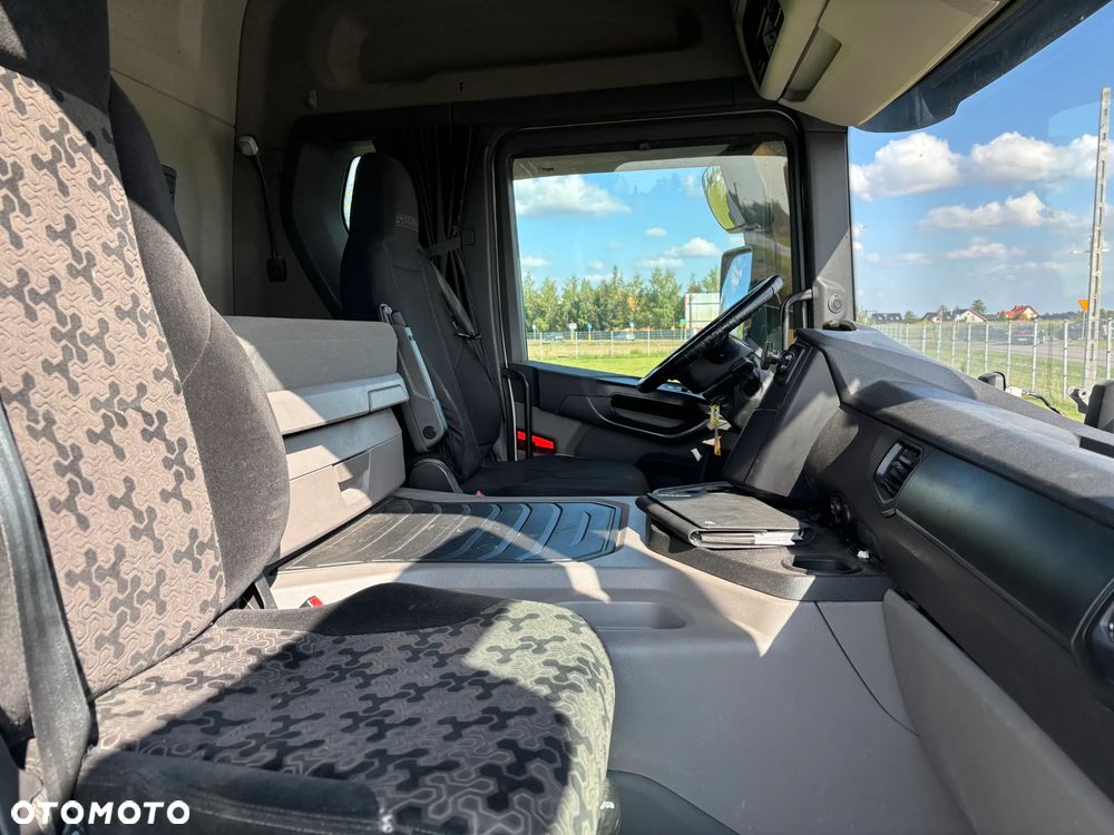Scania P 410 6x2 ostatnia oś skrętna i podnoszona cysterna do odbioru mleka zabudowa MAGYAR - 35