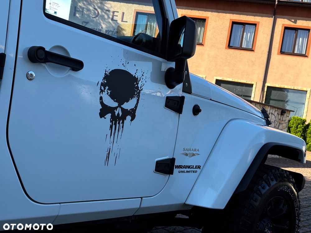Jeep Wrangler 3.6 Unlim Sahara - 28