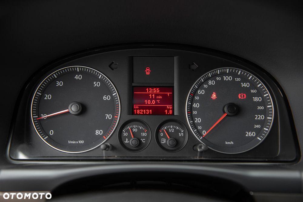 Volkswagen Touran - 19