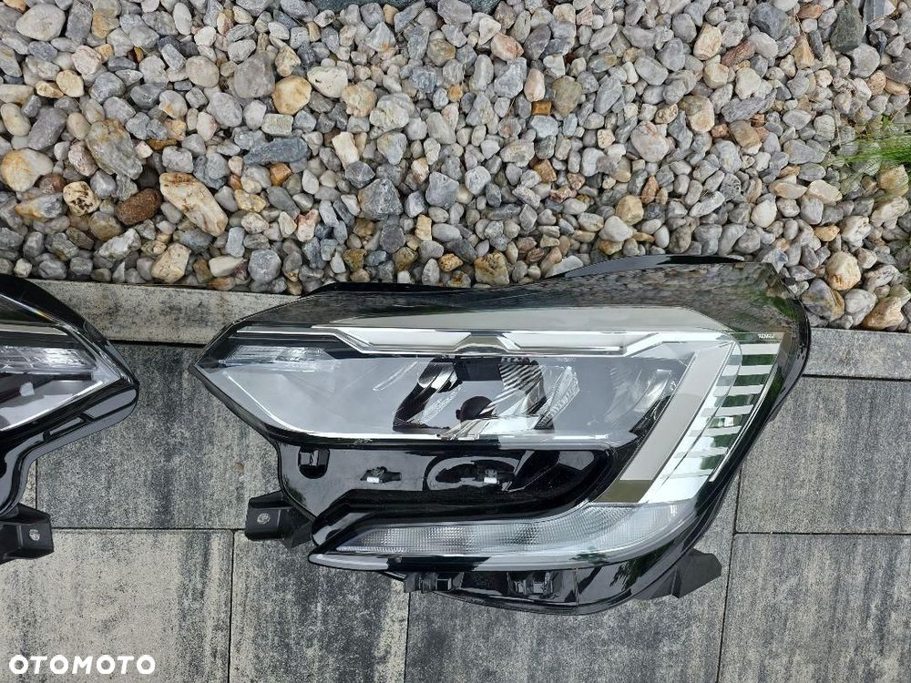 RENAULT CAPTUR II Lampy Kompletne Full Led 260608054R 260104095R Krótki Led - 8