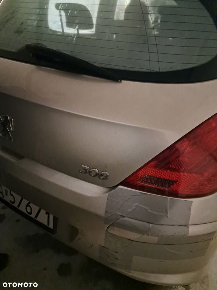 Peugeot 308 - 8
