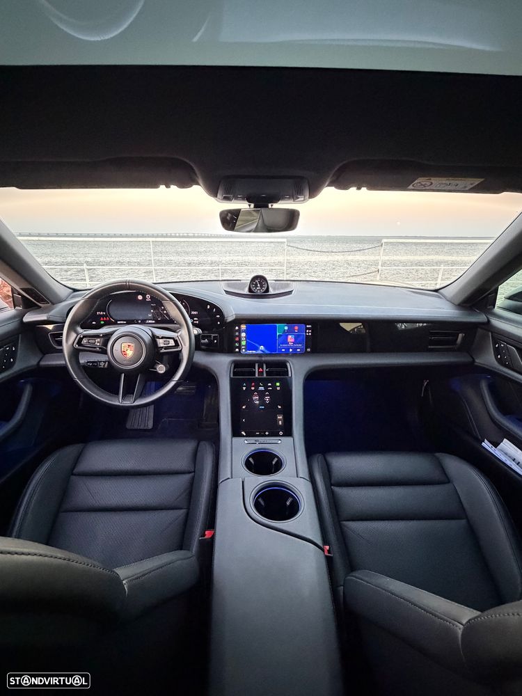 Porsche Taycan Sport Turismo Black Edition - 11