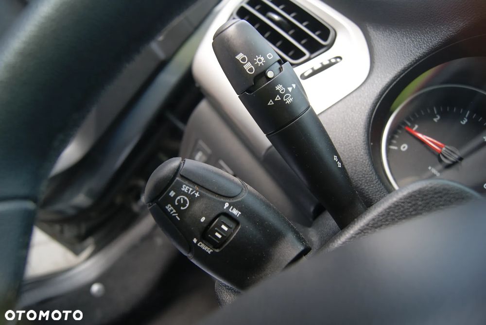 Citroën C-Elysée 1.6 VTi MoreLife EAT6 - 28