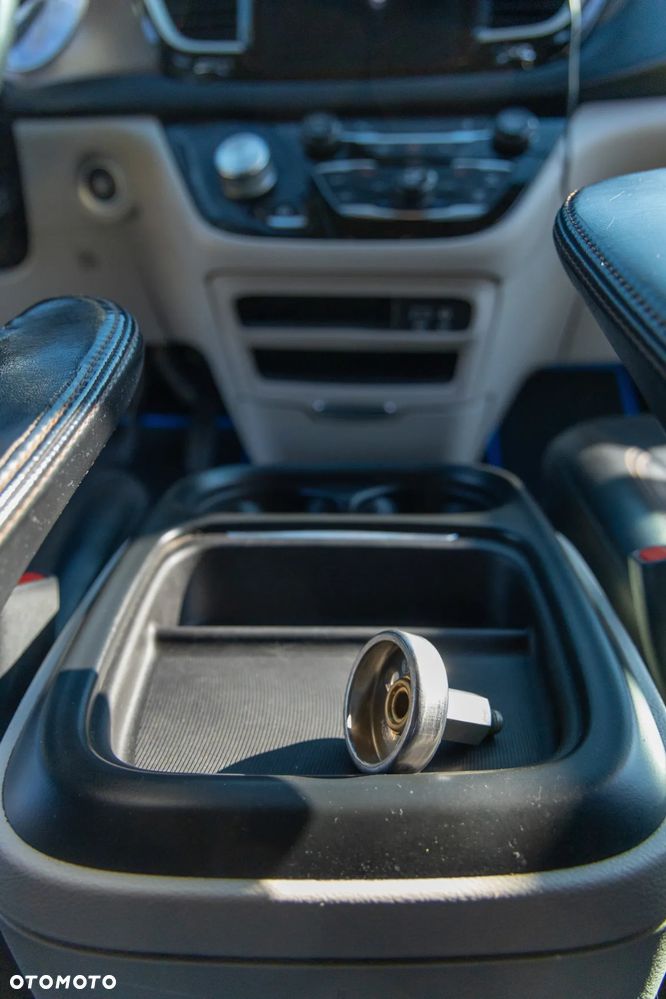 Chrysler Pacifica - 24