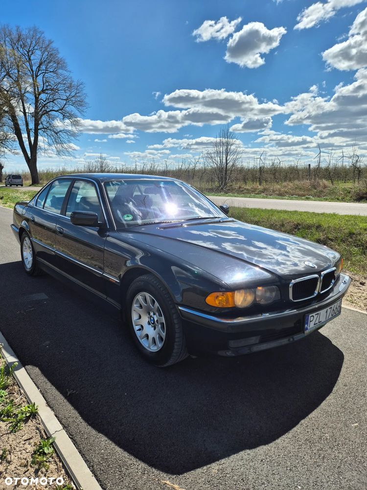 BMW Seria 7 - 1